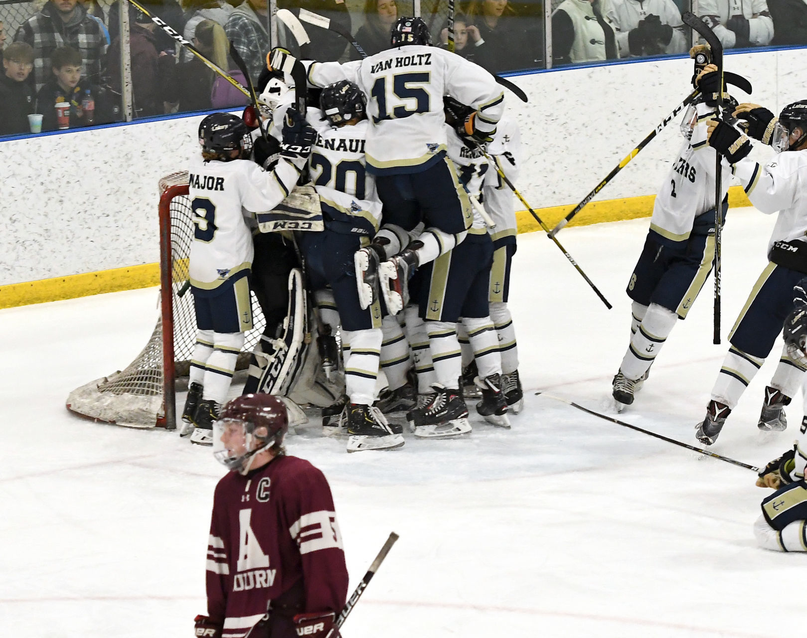 Auburn Skaneateles Hockey 9.JPG